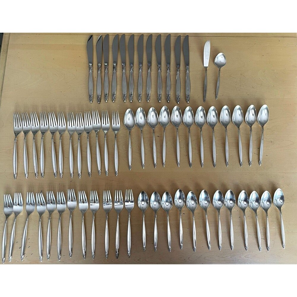 1847 Rogers Bros 1965 GARLAND Silverplate Flatware Service for 12- 62 pcs